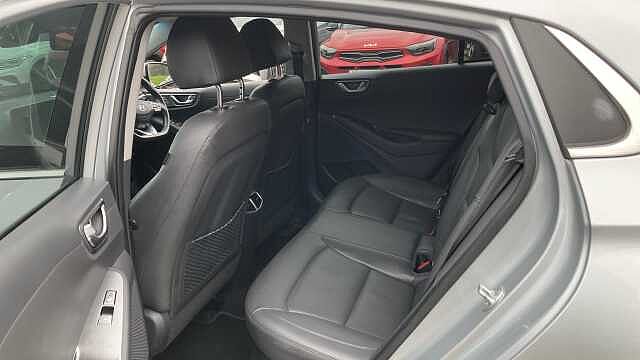 Hyundai IONIQ 1.6 GDi Plug-in Hybrid Premium SE 5dr DCT Hatchback