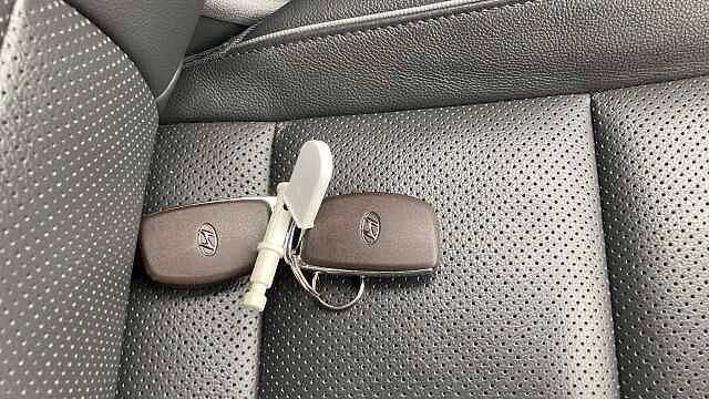 Hyundai IONIQ 1.6 GDi Plug-in Hybrid Premium SE 5dr DCT Hatchback