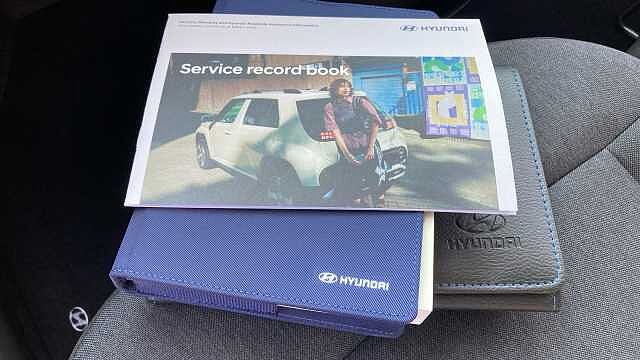 Hyundai INSTER 85kW 01 49kWh 5dr Auto Electric Hatchback Additional Special Solid - Jungle Khaki