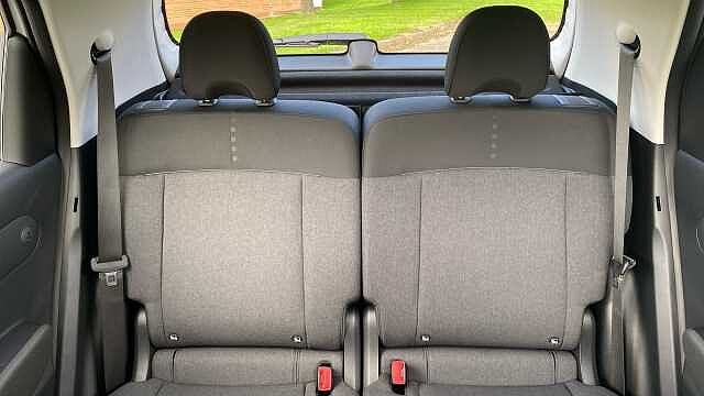 Hyundai INSTER 85kW 02 49kWh 5dr Auto Electric Hatchback