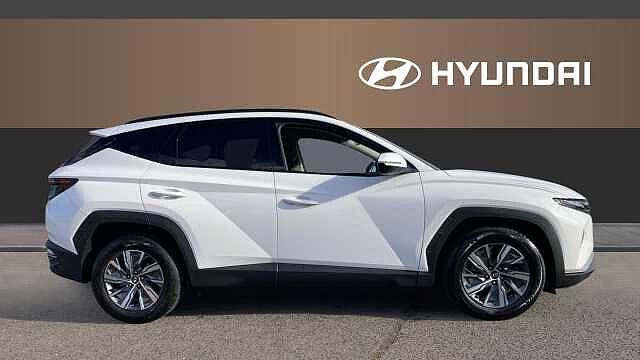 Hyundai TUCSON 1.6 TGDi SE Connect 5dr 2WD Petrol Estate White